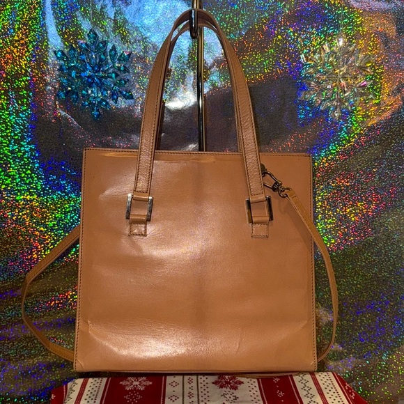 Fendi Tan Leather Bag with optional shoulder strap, silver hardware GUC - Picture 2 of 14